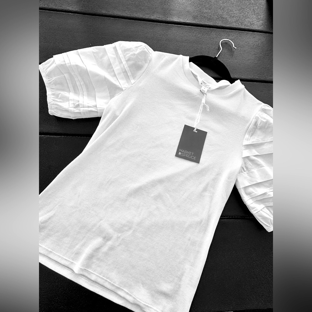 ⭐️BNWT⭐️ Market & Spruce M White texture top!